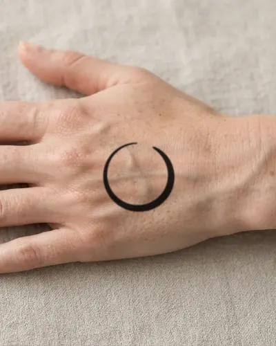 Ensō tattoo on a hand, preview