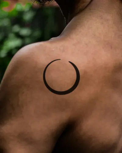 Ensō tattoo on a shoulder, preview